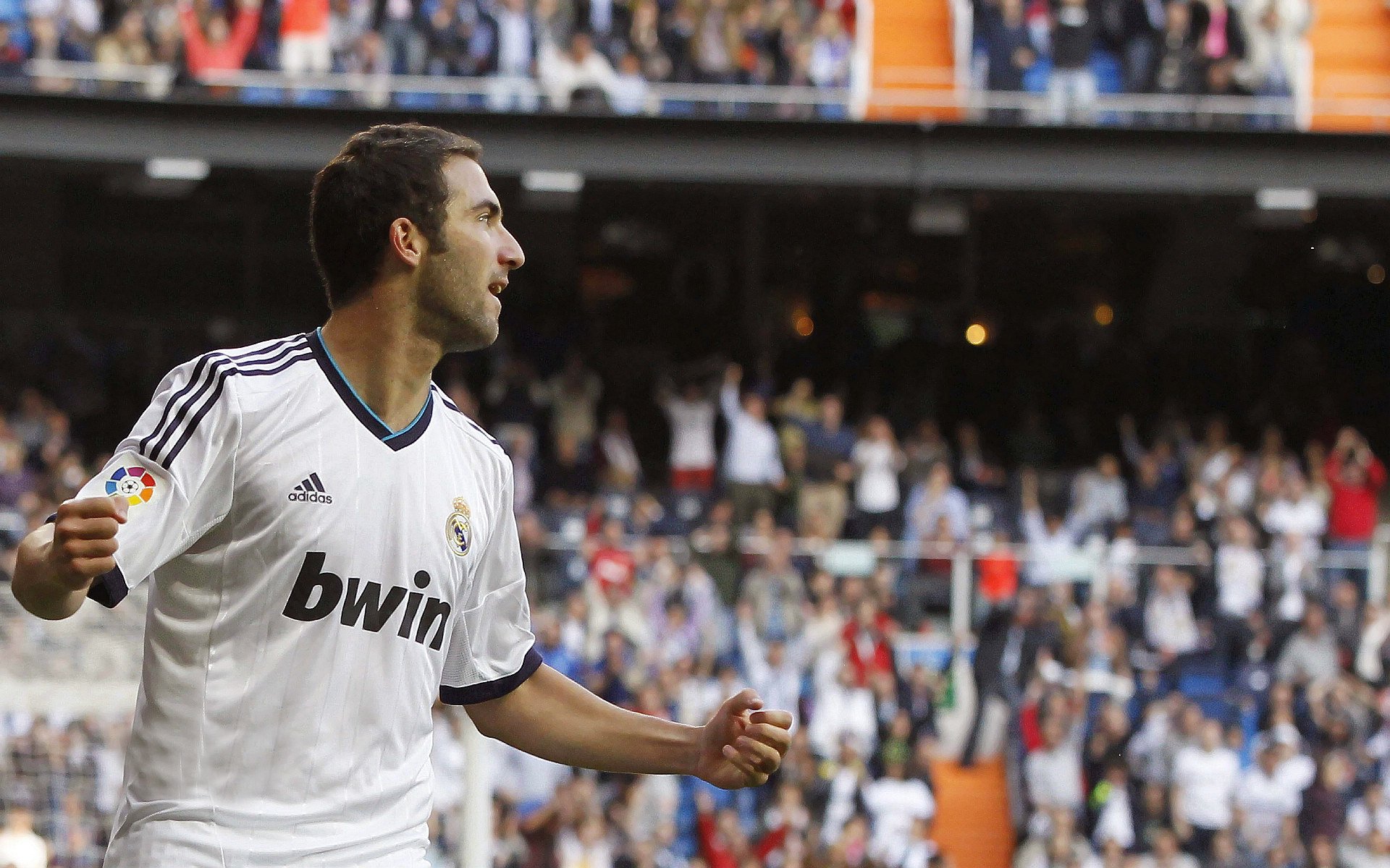 开云电子-德甲赛季中球员体能衰减趋势与恢复干预研究，德甲身体对抗多吗